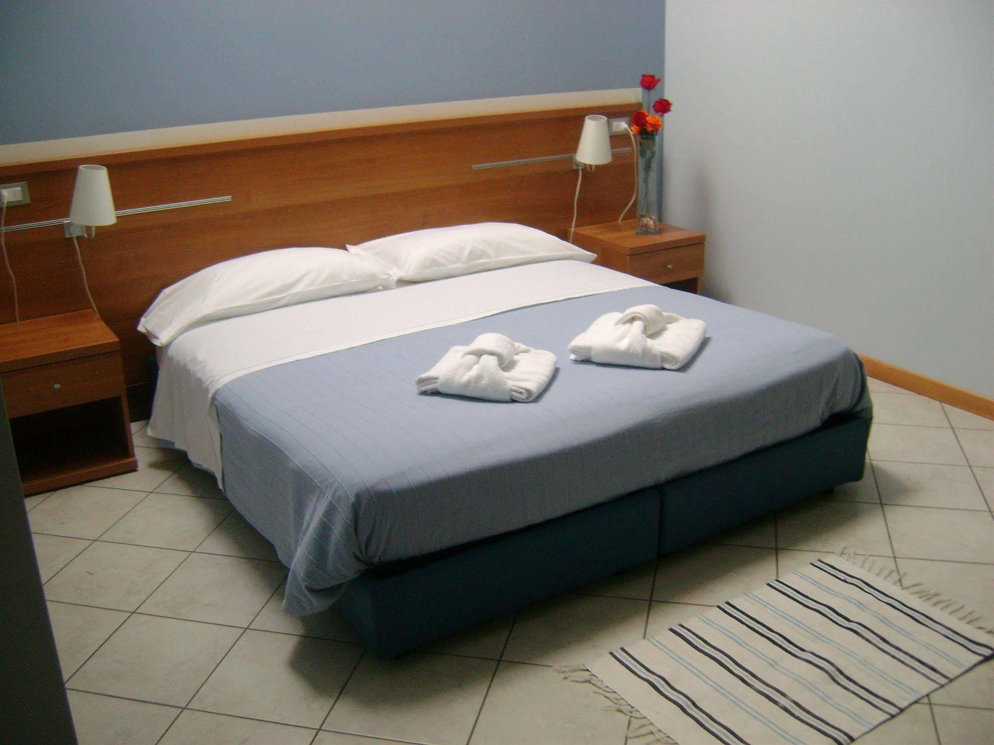 Albergo Meuble Abatjour Mantua Zewnętrze zdjęcie