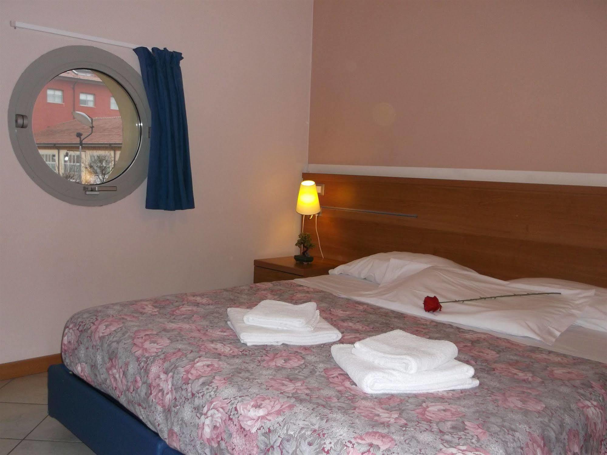 Albergo Meuble Abatjour Mantua Zewnętrze zdjęcie