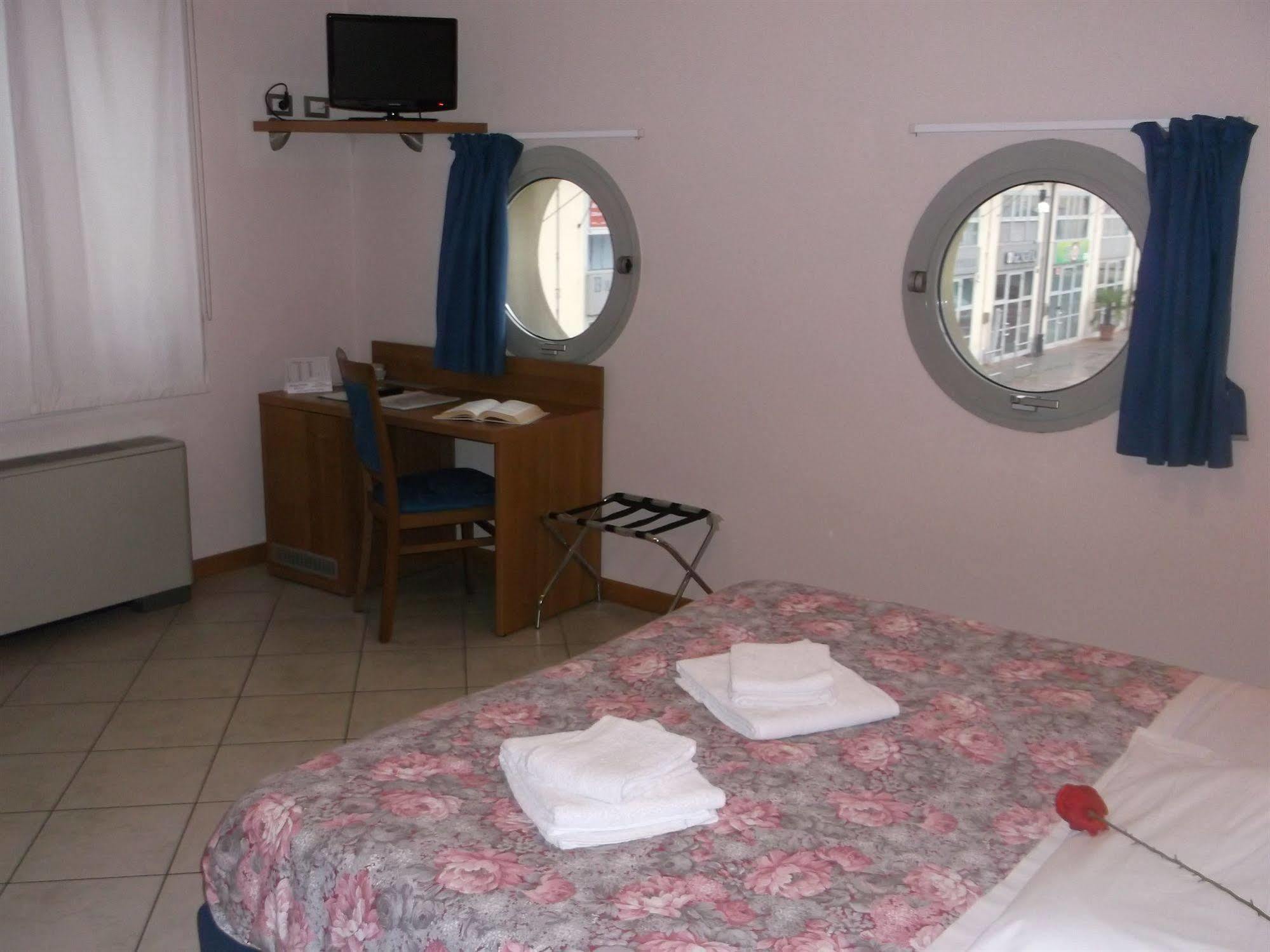 Albergo Meuble Abatjour Mantua Zewnętrze zdjęcie